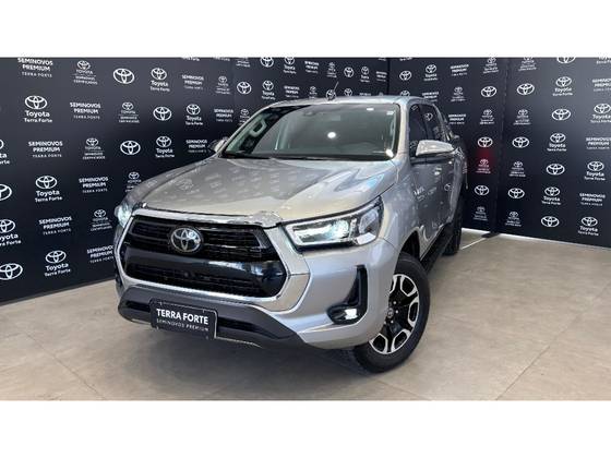 TOYOTA HILUX 2.8 D-4D TURBO DIESEL CD SRX 4X4 AUTOMÁTICO